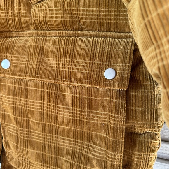 UO Debossed Corduroy Puffer Jacket - Picture 3 of 4